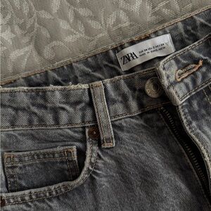 Zara Women’s Washed Black Slim Jeans